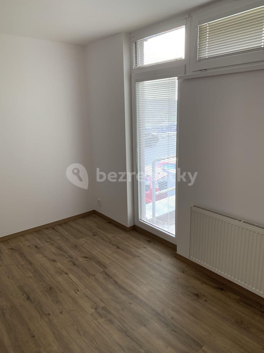 1 bedroom with open-plan kitchen flat to rent, 51 m², Na Horizontu, Králův Dvůr, Středočeský Region 1 bedroom with open-plan kitchen flat to rent, 51 m², Na Horizontu, Králův Dvůr, Středočeský Region