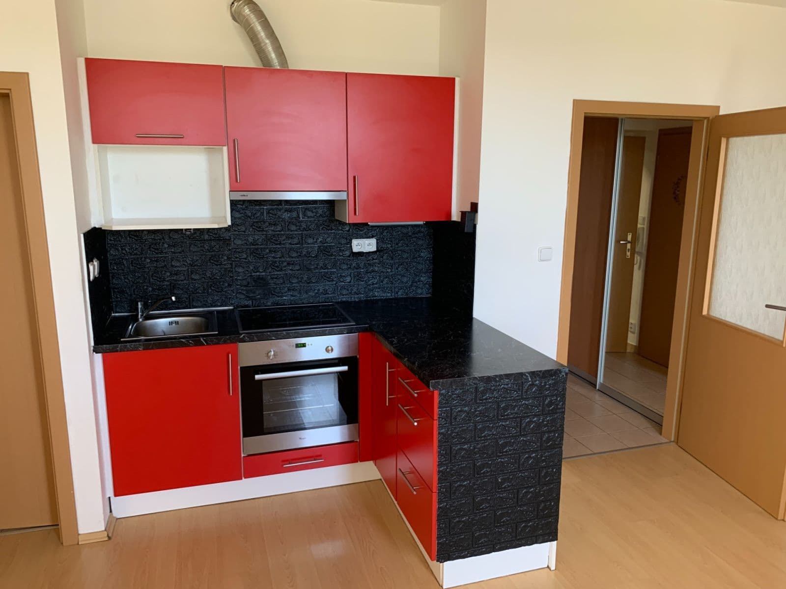 1 bedroom with open-plan kitchen flat to rent, 51 m², Na Horizontu, Králův Dvůr, Středočeský Region 1 bedroom with open-plan kitchen flat to rent, 51 m², Na Horizontu, Králův Dvůr, Středočeský Region