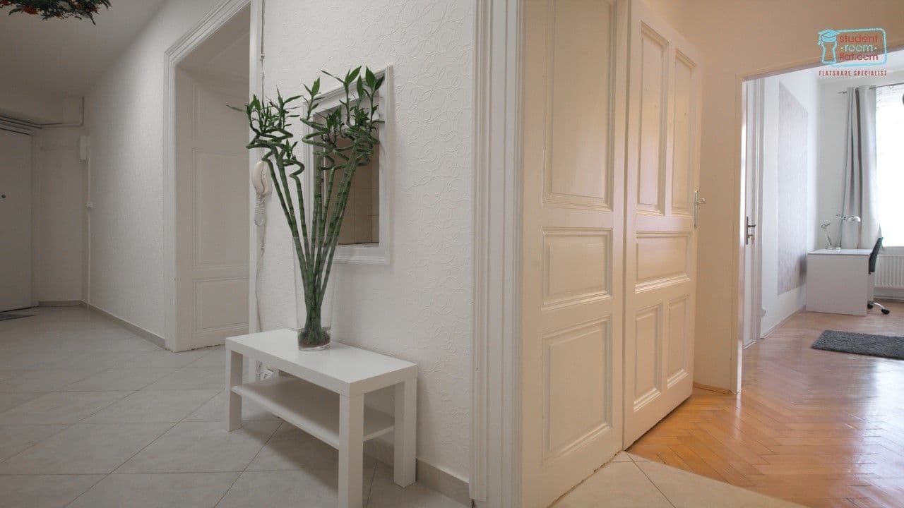 6 bedroom flat to rent, 130 m², Janáčkovo nábřeží, Prague, Prague 6 bedroom flat to rent, 130 m², Janáčkovo nábřeží, Prague, Prague