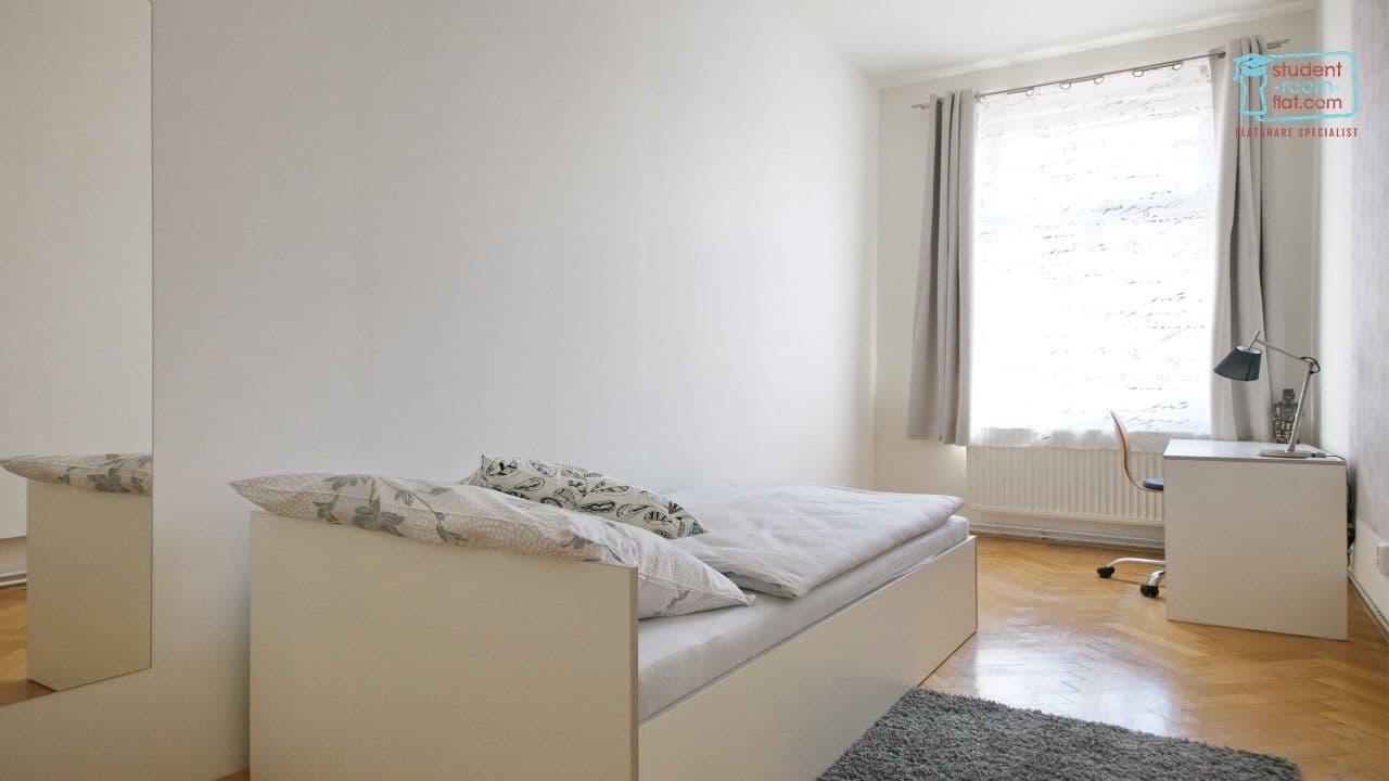 6 bedroom flat to rent, 130 m², Janáčkovo nábřeží, Prague, Prague 6 bedroom flat to rent, 130 m², Janáčkovo nábřeží, Prague, Prague