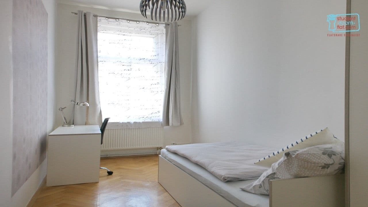 6 bedroom flat to rent, 130 m², Janáčkovo nábřeží, Prague, Prague 6 bedroom flat to rent, 130 m², Janáčkovo nábřeží, Prague, Prague