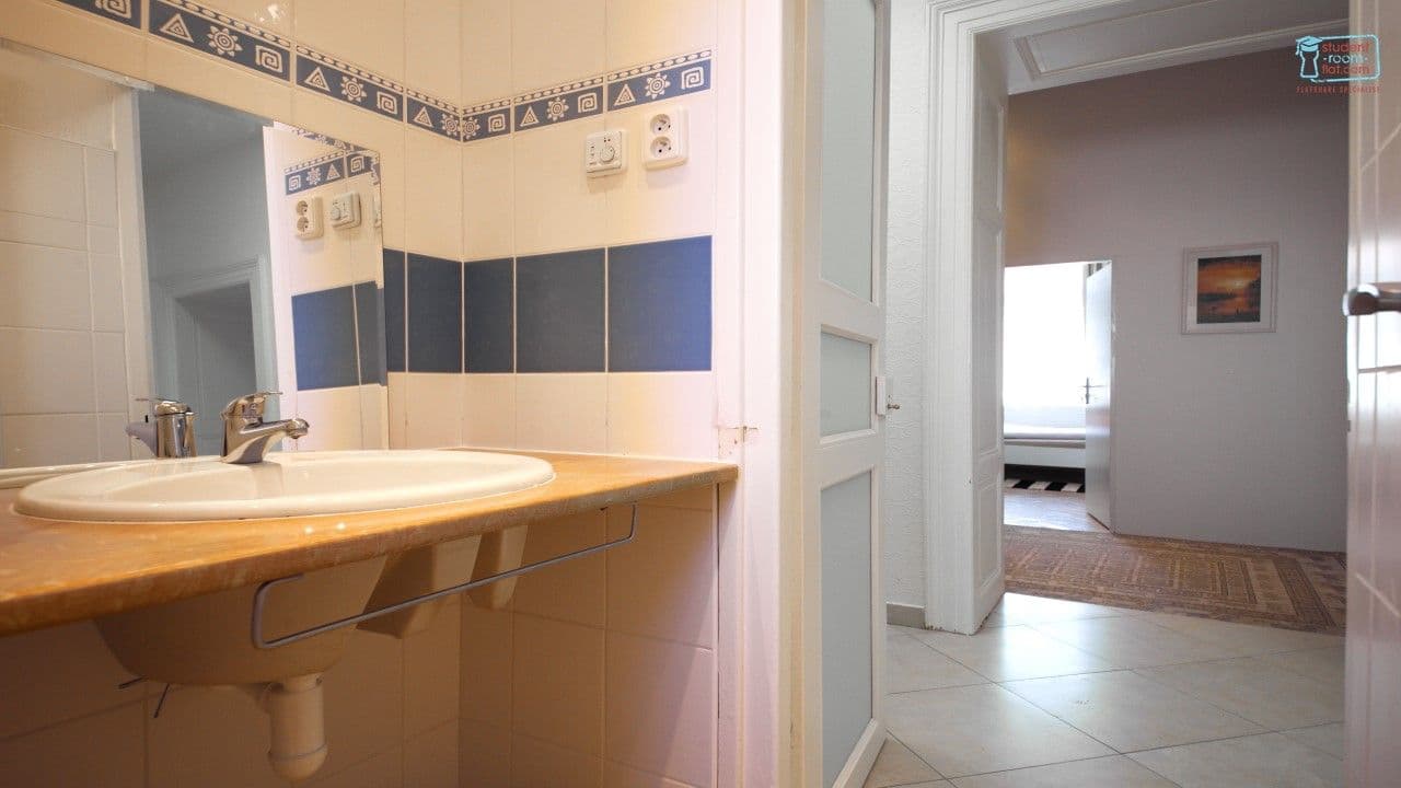 6 bedroom flat to rent, 130 m², Janáčkovo nábřeží, Prague, Prague 6 bedroom flat to rent, 130 m², Janáčkovo nábřeží, Prague, Prague