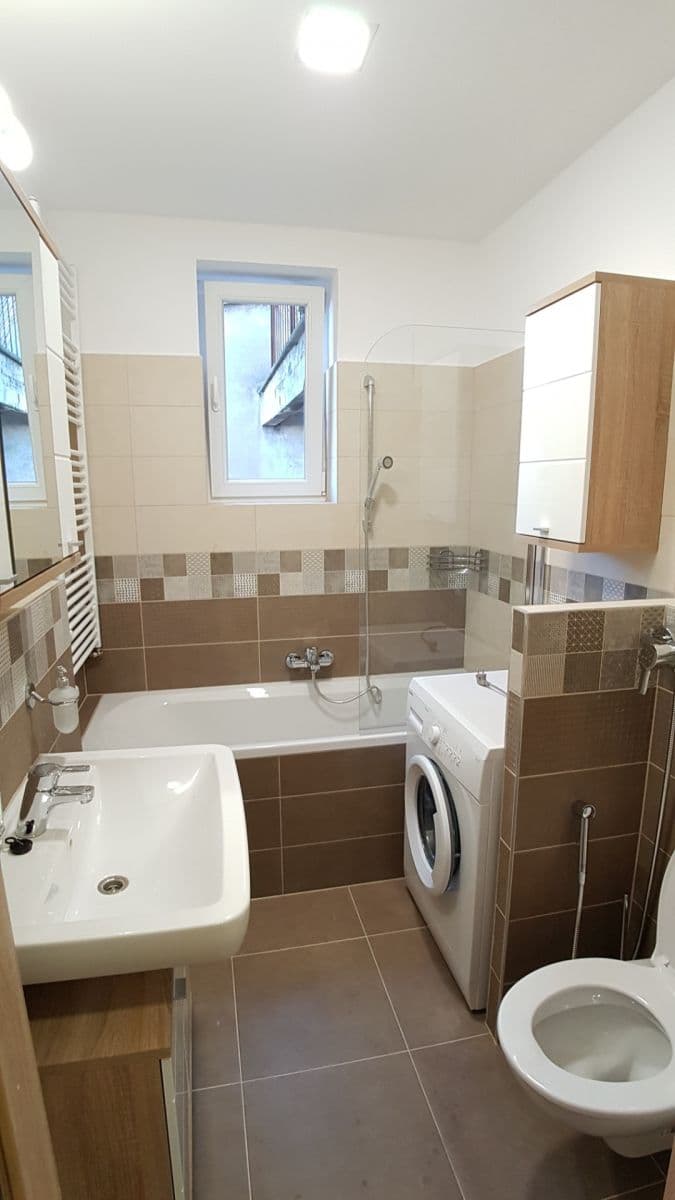 Studio flat to rent, 31 m², Za Strašnickou vozovnou, Prague, Prague Studio flat to rent, 31 m², Za Strašnickou vozovnou, Prague, Prague