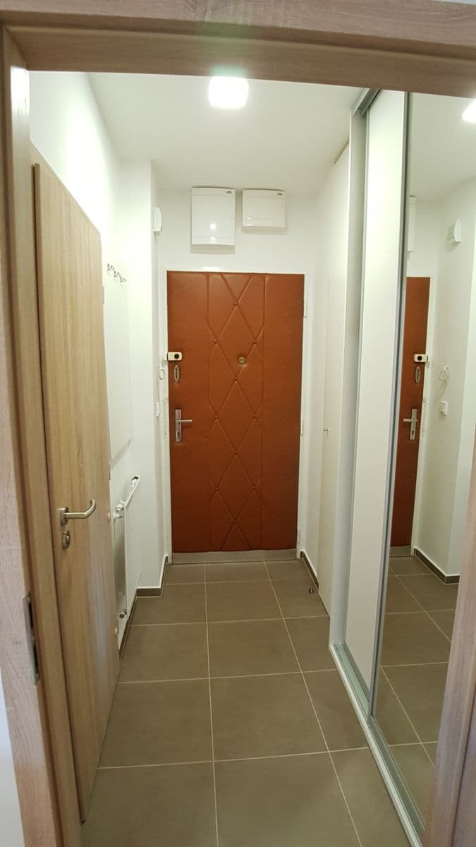 Studio flat to rent, 31 m², Za Strašnickou vozovnou, Prague, Prague Studio flat to rent, 31 m², Za Strašnickou vozovnou, Prague, Prague