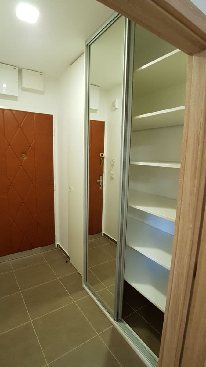 Studio flat to rent, 31 m², Za Strašnickou vozovnou, Prague, Prague Studio flat to rent, 31 m², Za Strašnickou vozovnou, Prague, Prague