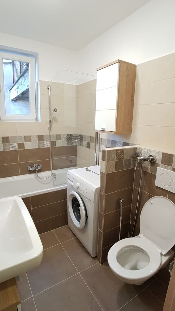 Studio flat to rent, 31 m², Za Strašnickou vozovnou, Prague, Prague Studio flat to rent, 31 m², Za Strašnickou vozovnou, Prague, Prague