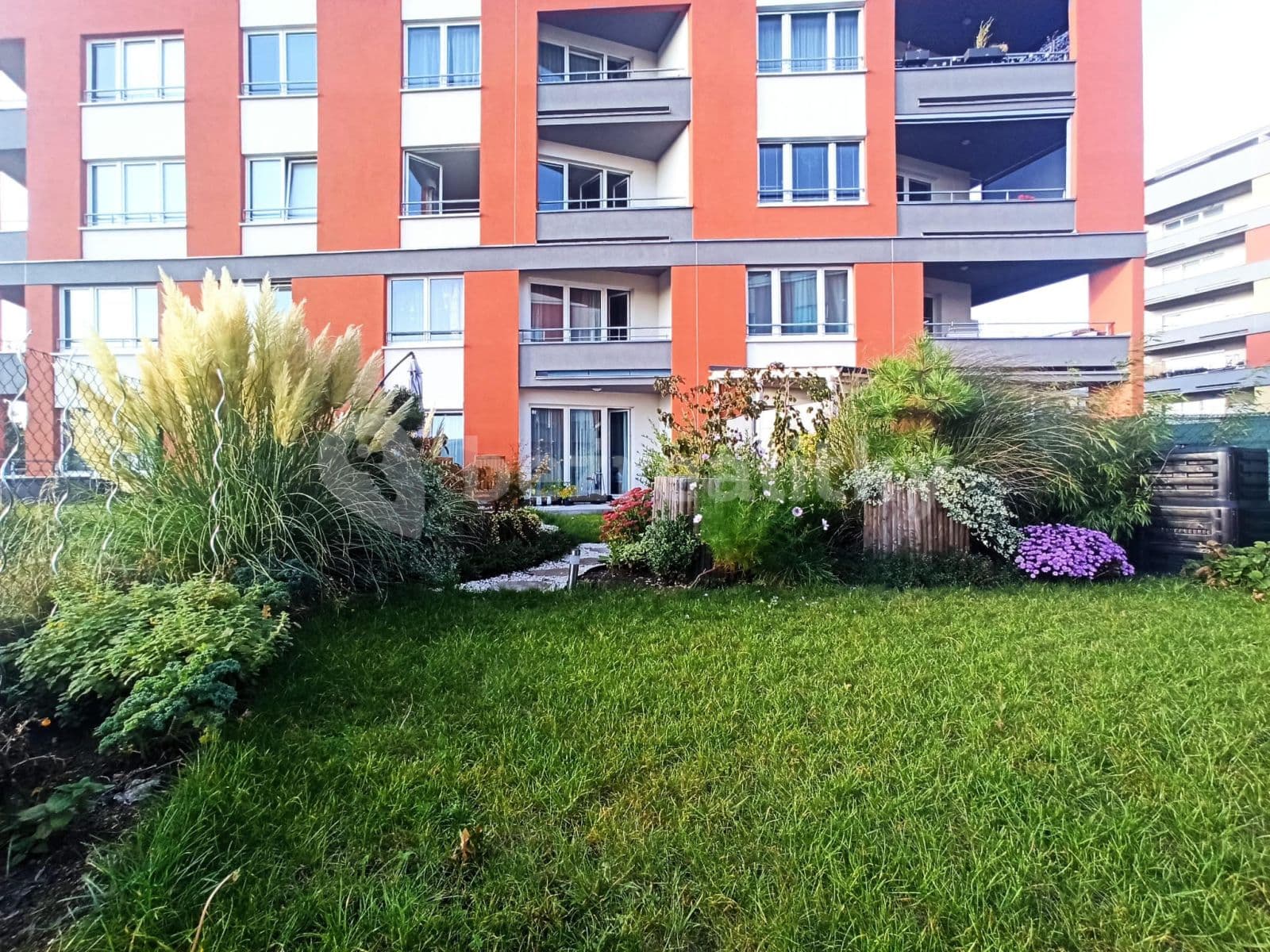 1 bedroom with open-plan kitchen flat to rent, 56 m², Sazovická, Prague, Prague 1 bedroom with open-plan kitchen flat to rent, 56 m², Sazovická, Prague, Prague