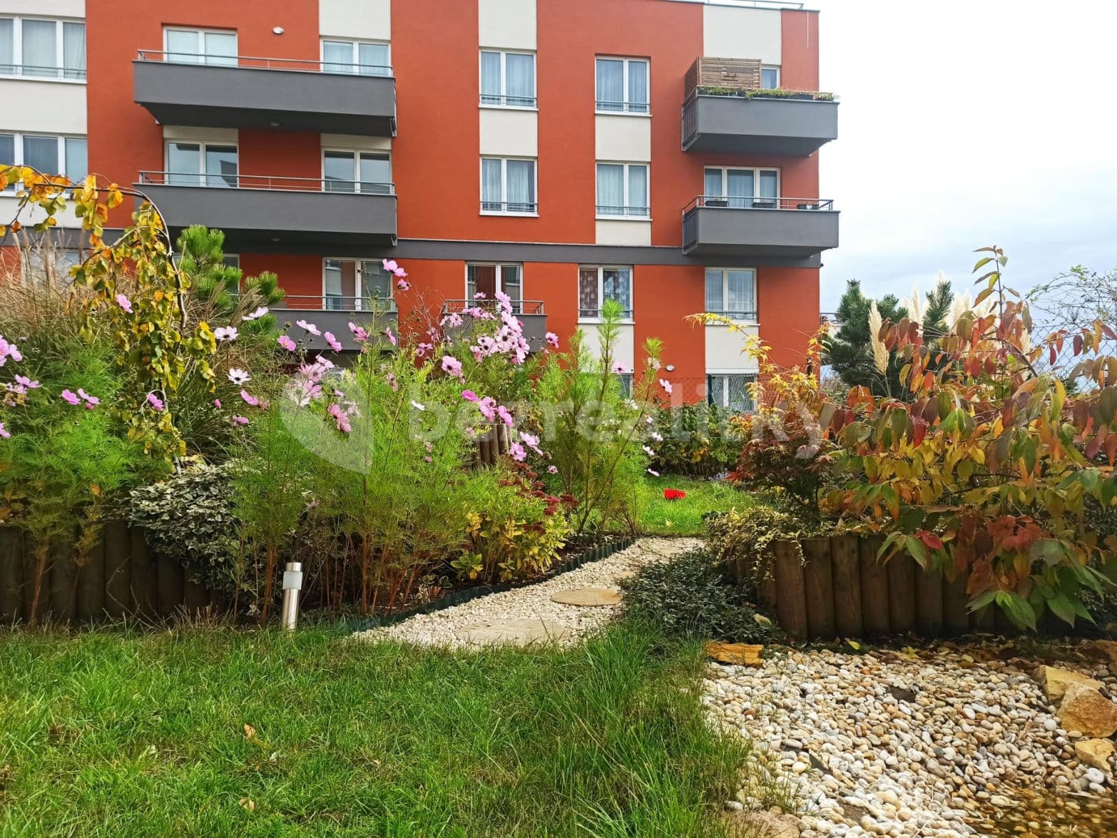 1 bedroom with open-plan kitchen flat to rent, 56 m², Sazovická, Prague, Prague 1 bedroom with open-plan kitchen flat to rent, 56 m², Sazovická, Prague, Prague