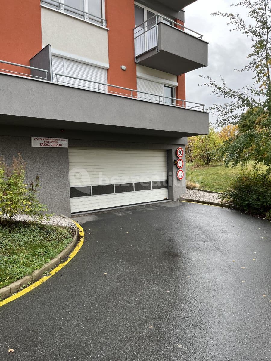 1 bedroom with open-plan kitchen flat to rent, 56 m², Sazovická, Prague, Prague 1 bedroom with open-plan kitchen flat to rent, 56 m², Sazovická, Prague, Prague