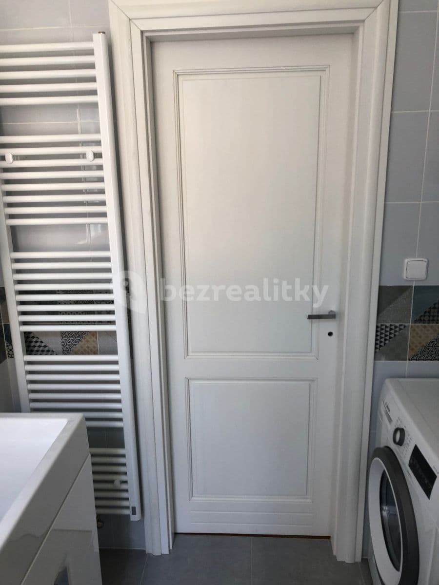 2 bedroom with open-plan kitchen flat to rent, 88 m², U Nádražní lávky, Prague, Prague 2 bedroom with open-plan kitchen flat to rent, 88 m², U Nádražní lávky, Prague, Prague