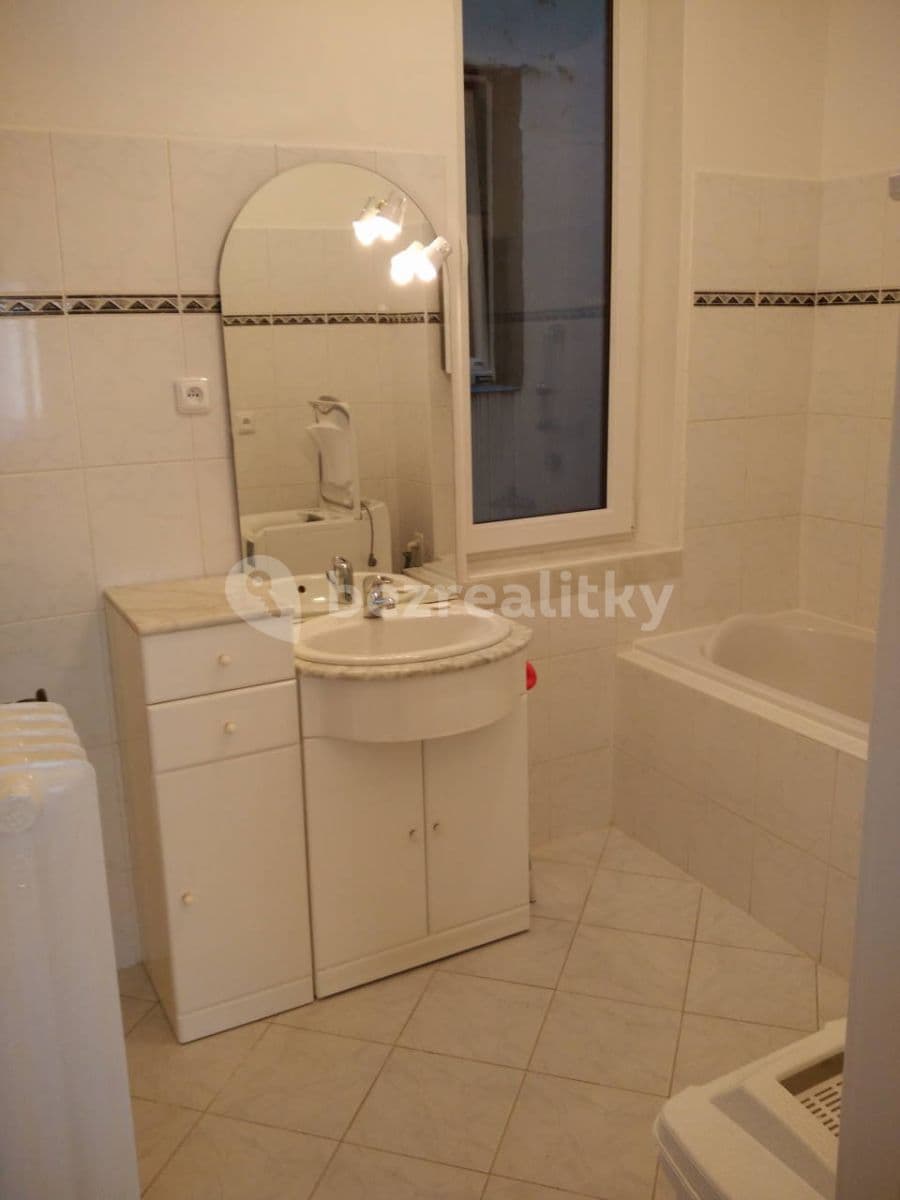 4 bedroom flat to rent, 120 m², Sadovského, Brno, Jihomoravský Region 4 bedroom flat to rent, 120 m², Sadovského, Brno, Jihomoravský Region