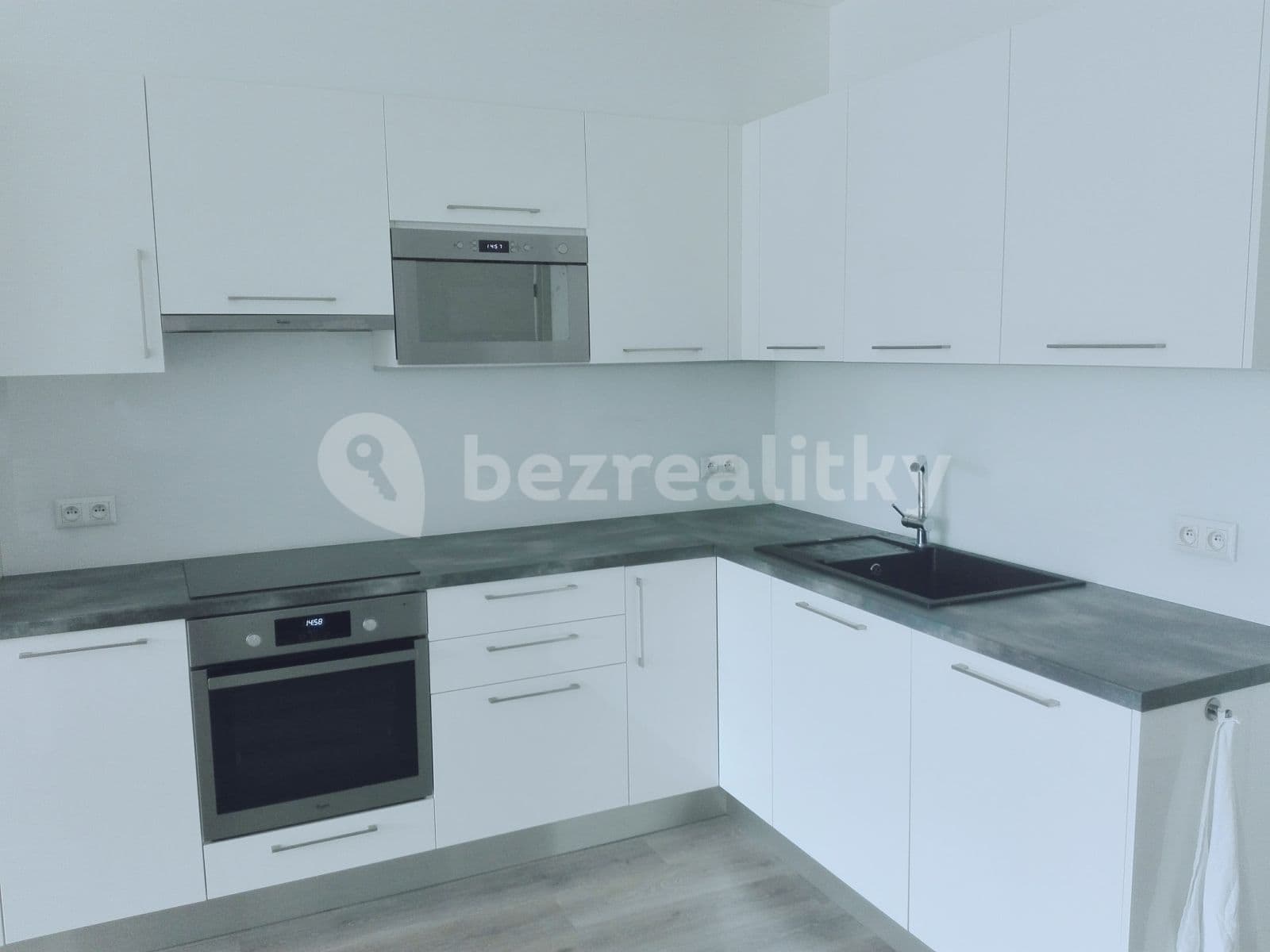 2 bedroom with open-plan kitchen flat to rent, 80 m², Na Vackově, Prague, Prague 2 bedroom with open-plan kitchen flat to rent, 80 m², Na Vackově, Prague, Prague
