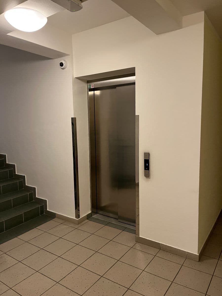 Studio flat to rent, 38 m², Lipnická, Prague, Prague Studio flat to rent, 38 m², Lipnická, Prague, Prague