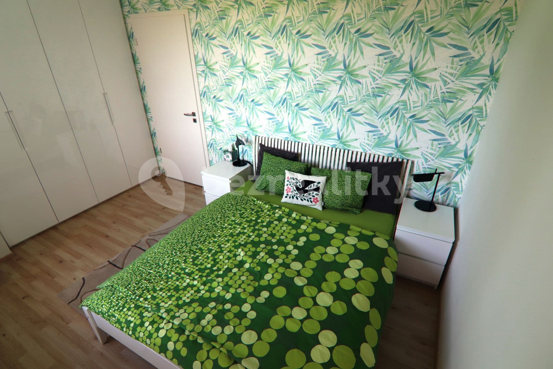 2 bedroom with open-plan kitchen flat to rent, 89 m², Šífařská, Prague, Prague