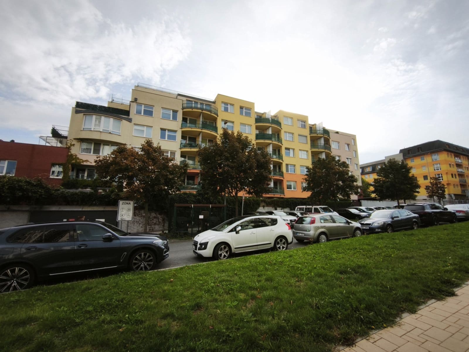 1 bedroom with open-plan kitchen flat to rent, 52 m², Voskovcova, Prague, Prague 1 bedroom with open-plan kitchen flat to rent, 52 m², Voskovcova, Prague, Prague