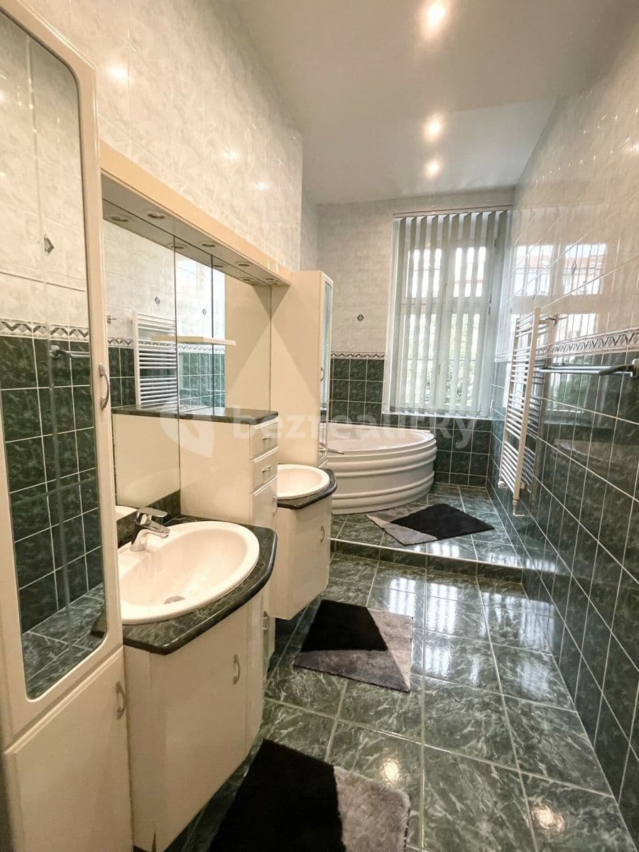 3 bedroom flat to rent, 120 m², Rumunská, Prague, Prague 3 bedroom flat to rent, 120 m², Rumunská, Prague, Prague