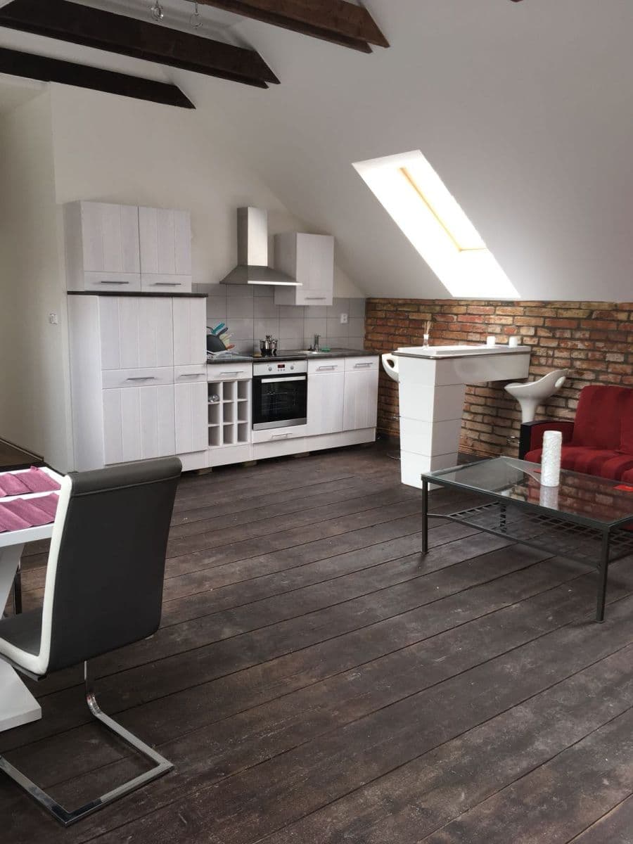 2 bedroom with open-plan kitchen flat to rent, 60 m², Brázdim, Středočeský Region 2 bedroom with open-plan kitchen flat to rent, 60 m², Brázdim, Středočeský Region