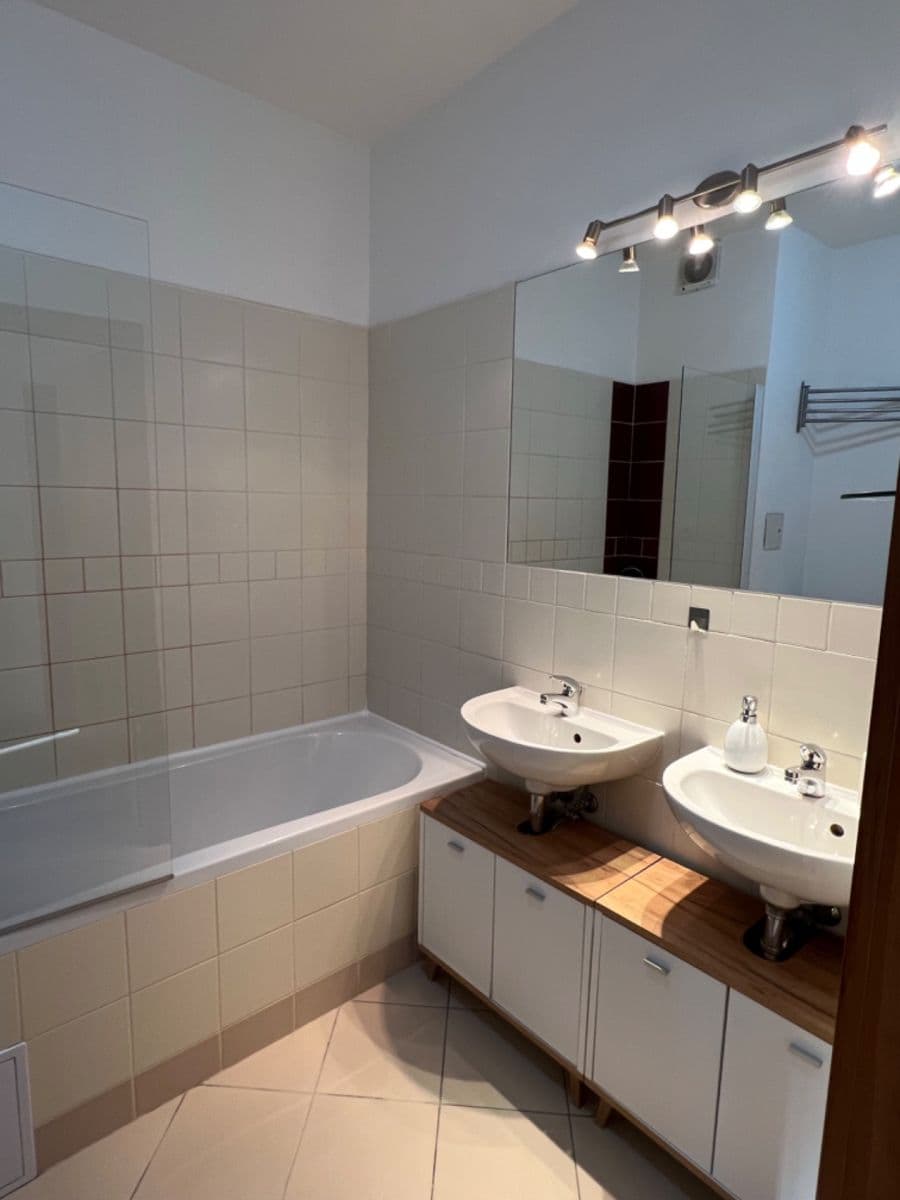 1 bedroom with open-plan kitchen flat to rent, 51 m², Pešlova, Prague, Prague 1 bedroom with open-plan kitchen flat to rent, 51 m², Pešlova, Prague, Prague
