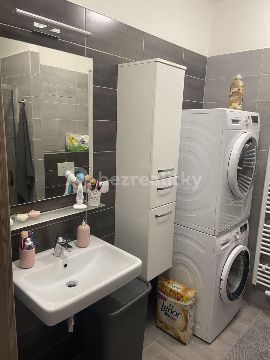 1 bedroom with open-plan kitchen flat to rent, 63 m², Přadlácká, Brno, Jihomoravský Region 1 bedroom with open-plan kitchen flat to rent, 63 m², Přadlácká, Brno, Jihomoravský Region