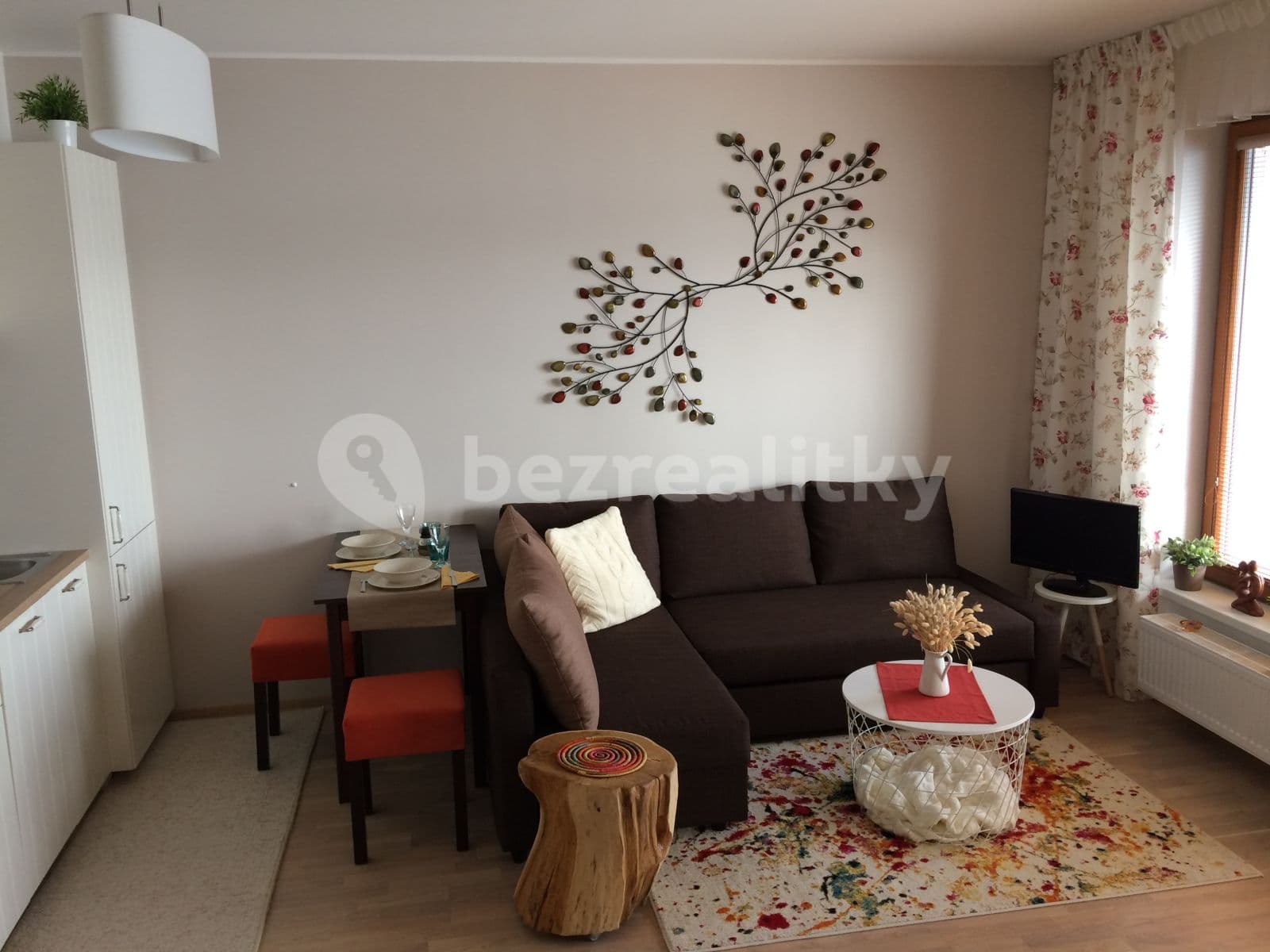 Studio flat to rent, 34 m², Plzeňská, Prague, Prague Studio flat to rent, 34 m², Plzeňská, Prague, Prague