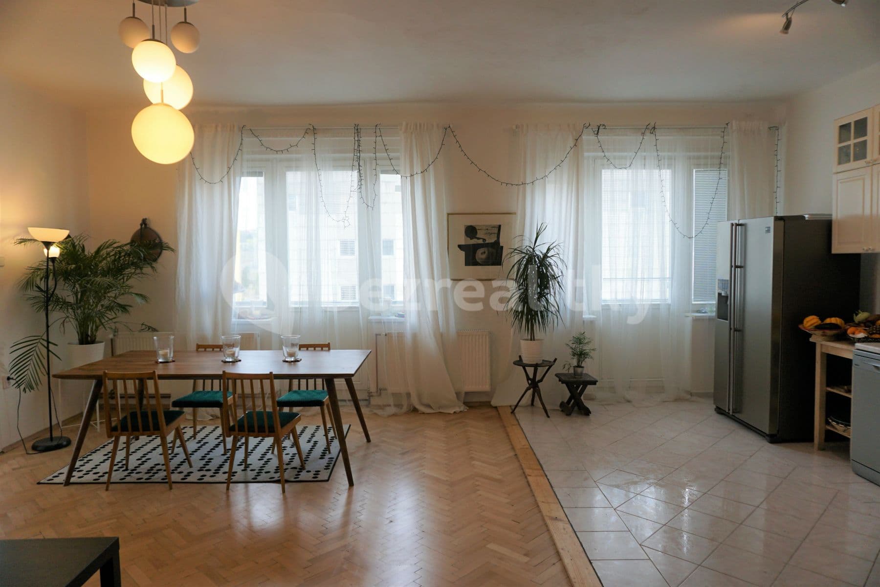 2 bedroom with open-plan kitchen flat to rent, 114 m², Moskevská, Prague, Prague 2 bedroom with open-plan kitchen flat to rent, 114 m², Moskevská, Prague, Prague