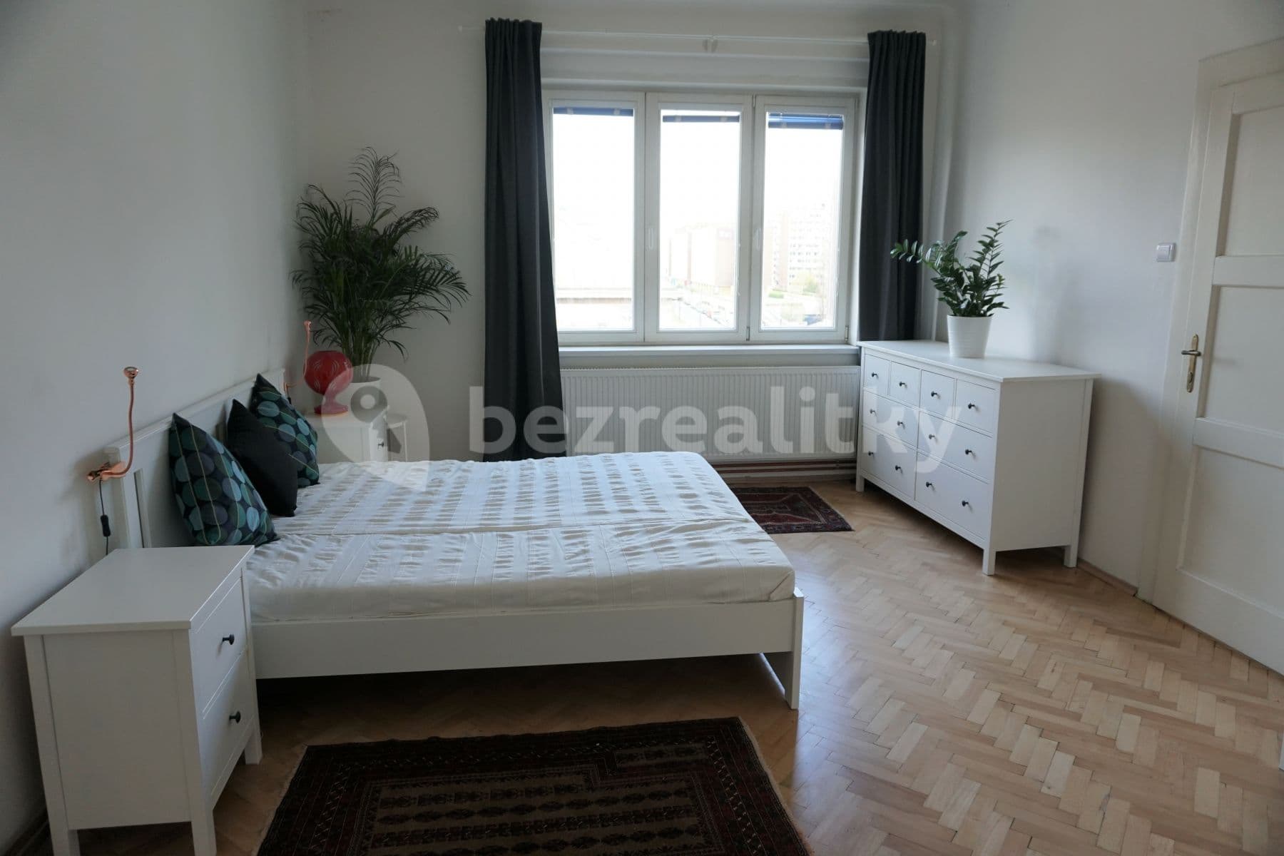 2 bedroom with open-plan kitchen flat to rent, 114 m², Moskevská, Prague, Prague 2 bedroom with open-plan kitchen flat to rent, 114 m², Moskevská, Prague, Prague