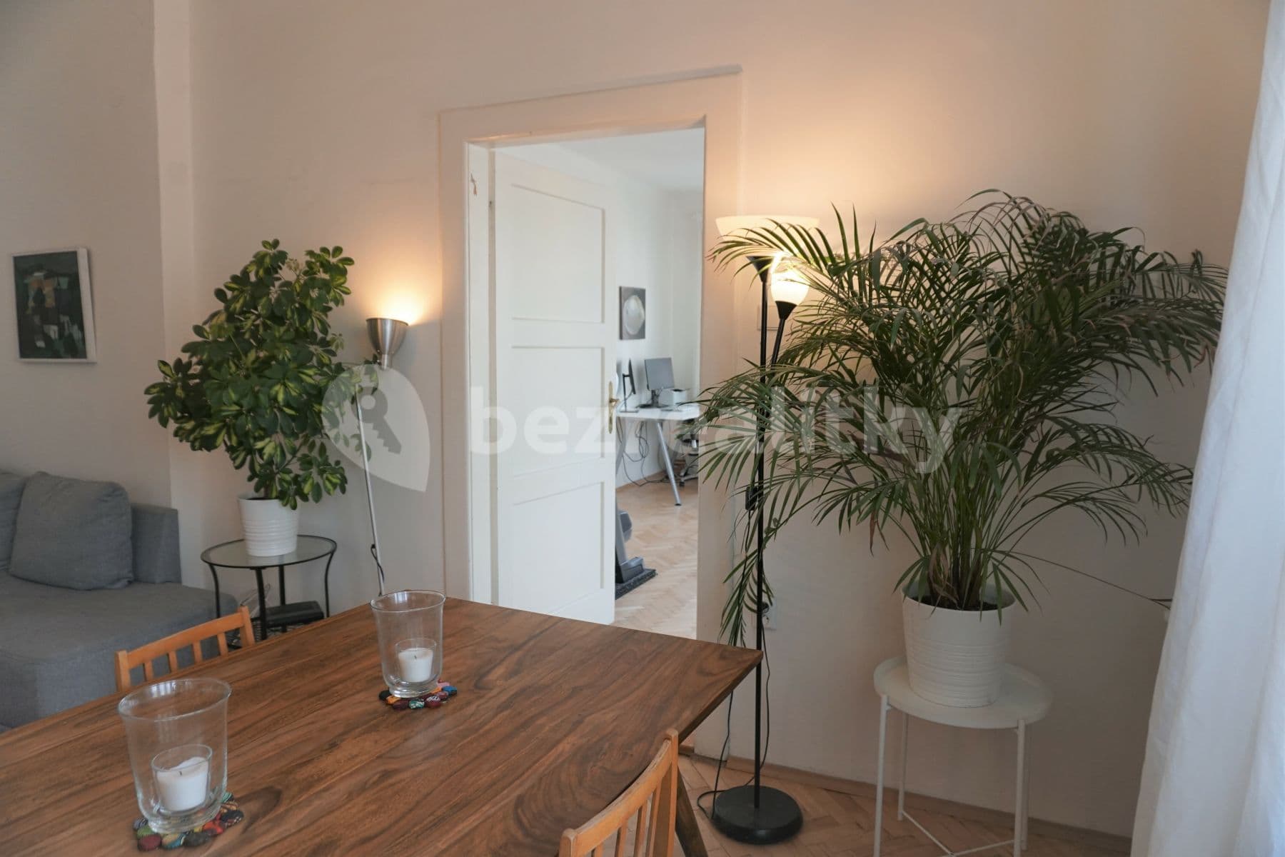 2 bedroom with open-plan kitchen flat to rent, 114 m², Moskevská, Prague, Prague 2 bedroom with open-plan kitchen flat to rent, 114 m², Moskevská, Prague, Prague