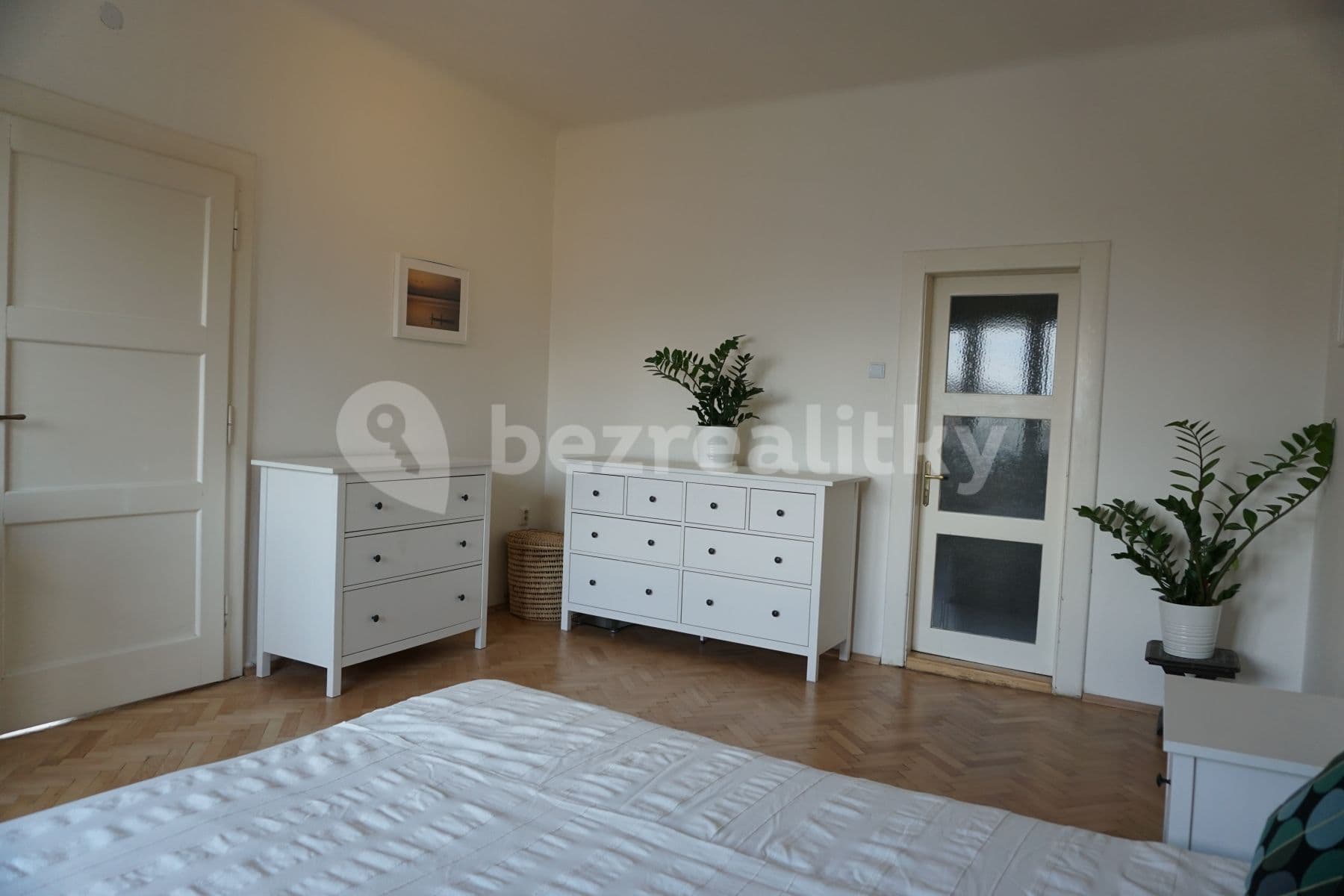 2 bedroom with open-plan kitchen flat to rent, 114 m², Moskevská, Prague, Prague 2 bedroom with open-plan kitchen flat to rent, 114 m², Moskevská, Prague, Prague