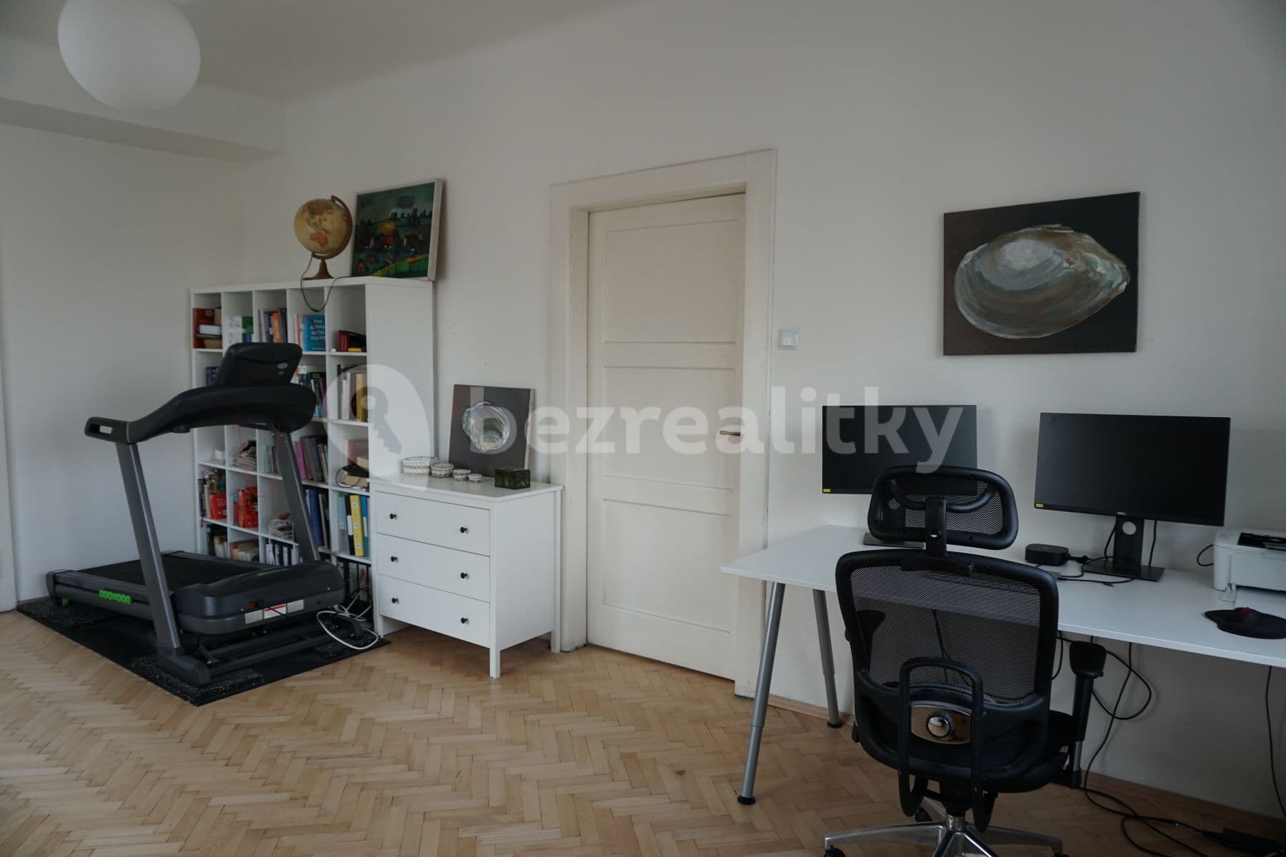2 bedroom with open-plan kitchen flat to rent, 114 m², Moskevská, Prague, Prague 2 bedroom with open-plan kitchen flat to rent, 114 m², Moskevská, Prague, Prague