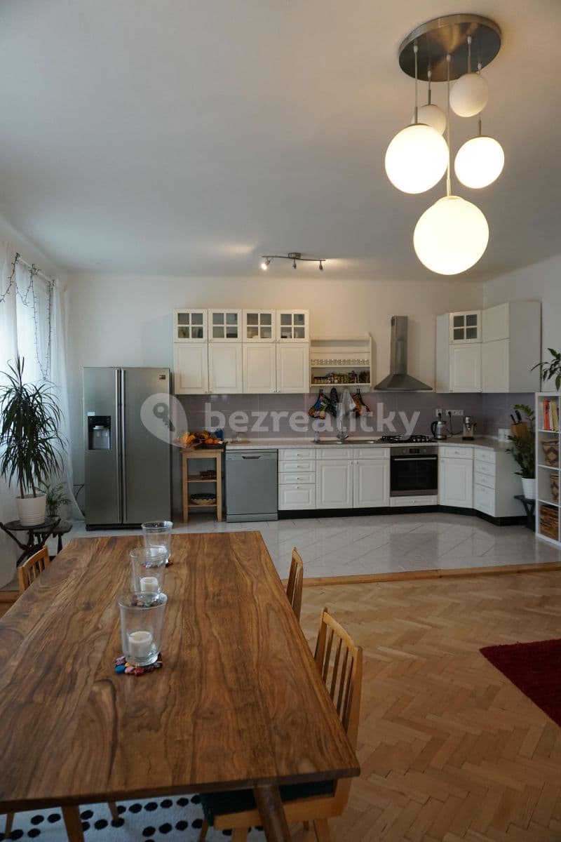 2 bedroom with open-plan kitchen flat to rent, 114 m², Moskevská, Prague, Prague 2 bedroom with open-plan kitchen flat to rent, 114 m², Moskevská, Prague, Prague