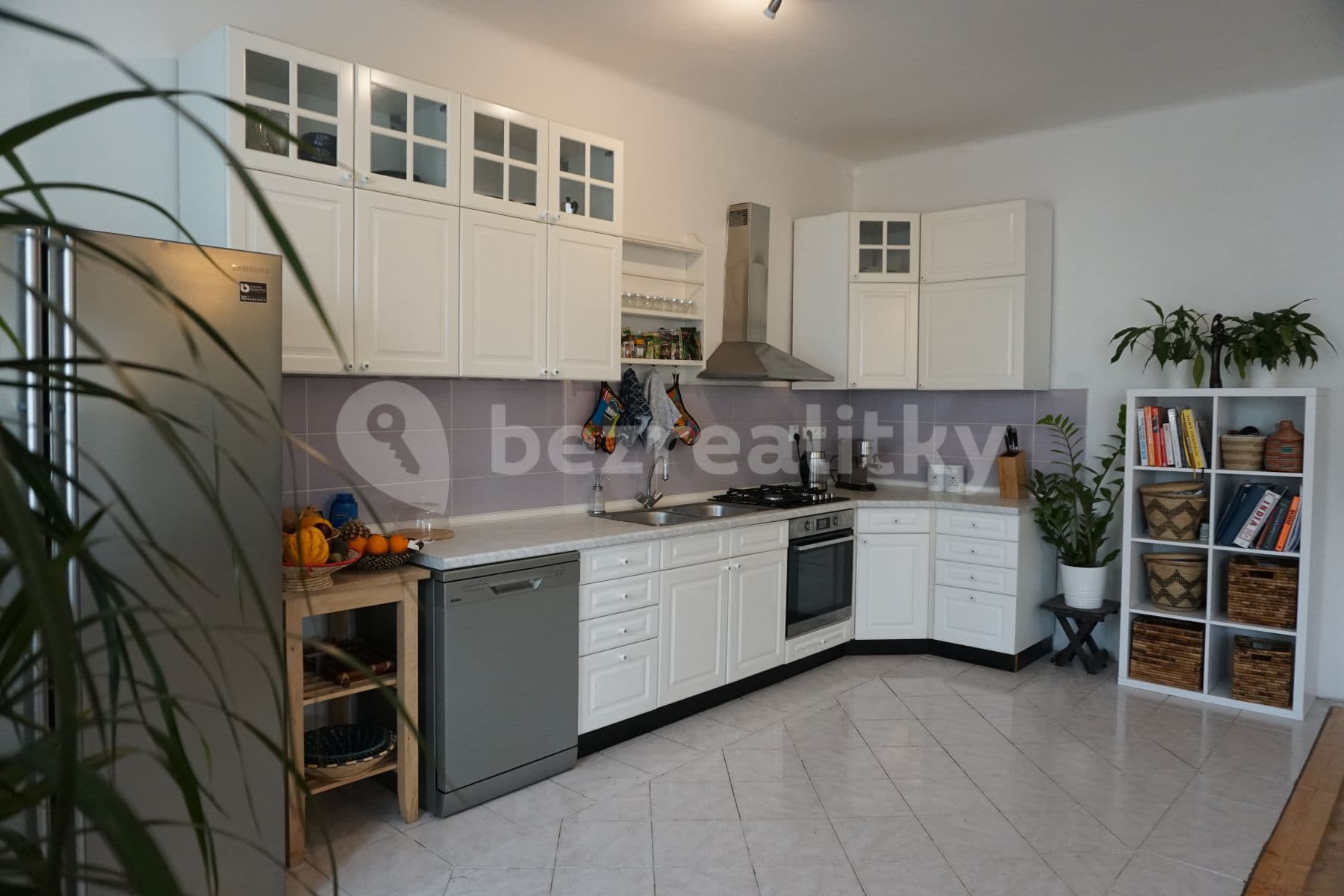 2 bedroom with open-plan kitchen flat to rent, 114 m², Moskevská, Prague, Prague 2 bedroom with open-plan kitchen flat to rent, 114 m², Moskevská, Prague, Prague