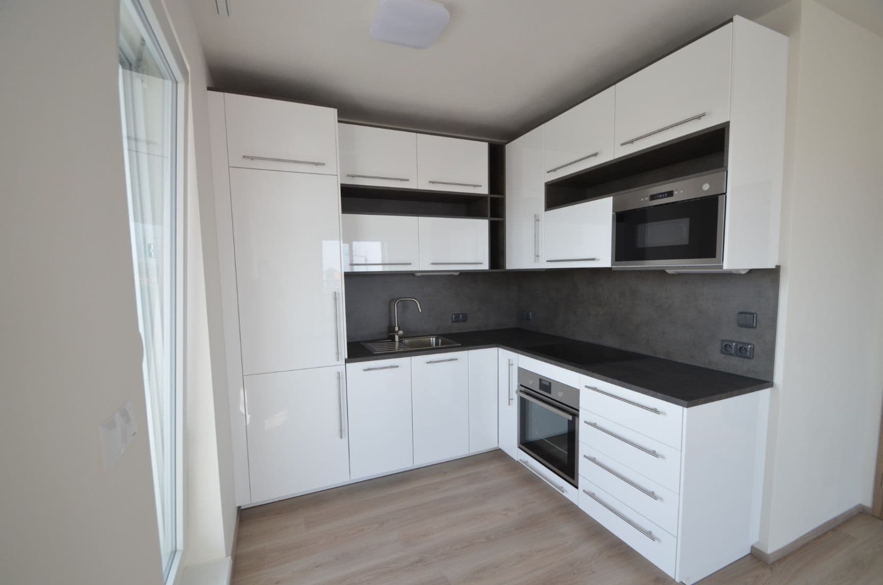 1 bedroom with open-plan kitchen flat to rent, 59 m², Štanderova, Prague, Prague 1 bedroom with open-plan kitchen flat to rent, 59 m², Štanderova, Prague, Prague