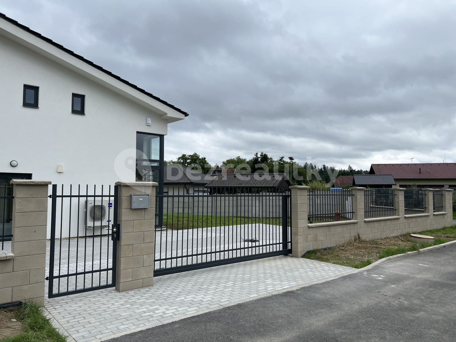 house for sale, 225 m², Sulice, Středočeský Region