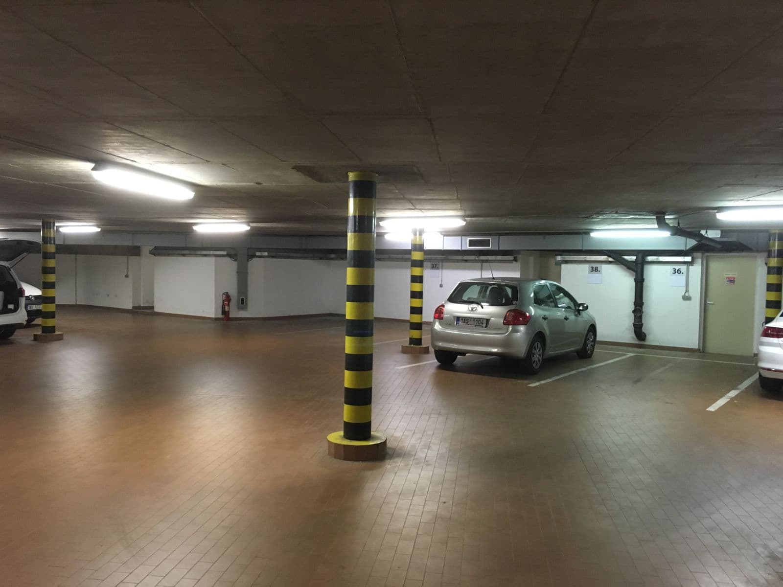 garage to rent, 8 m², Uruguayská, Prague, Prague garage to rent, 8 m², Uruguayská, Prague, Prague