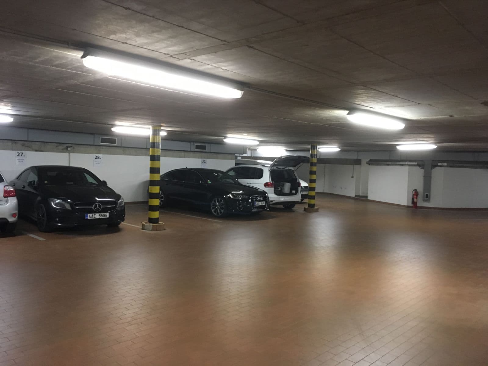 garage to rent, 8 m², Uruguayská, Prague, Prague garage to rent, 8 m², Uruguayská, Prague, Prague