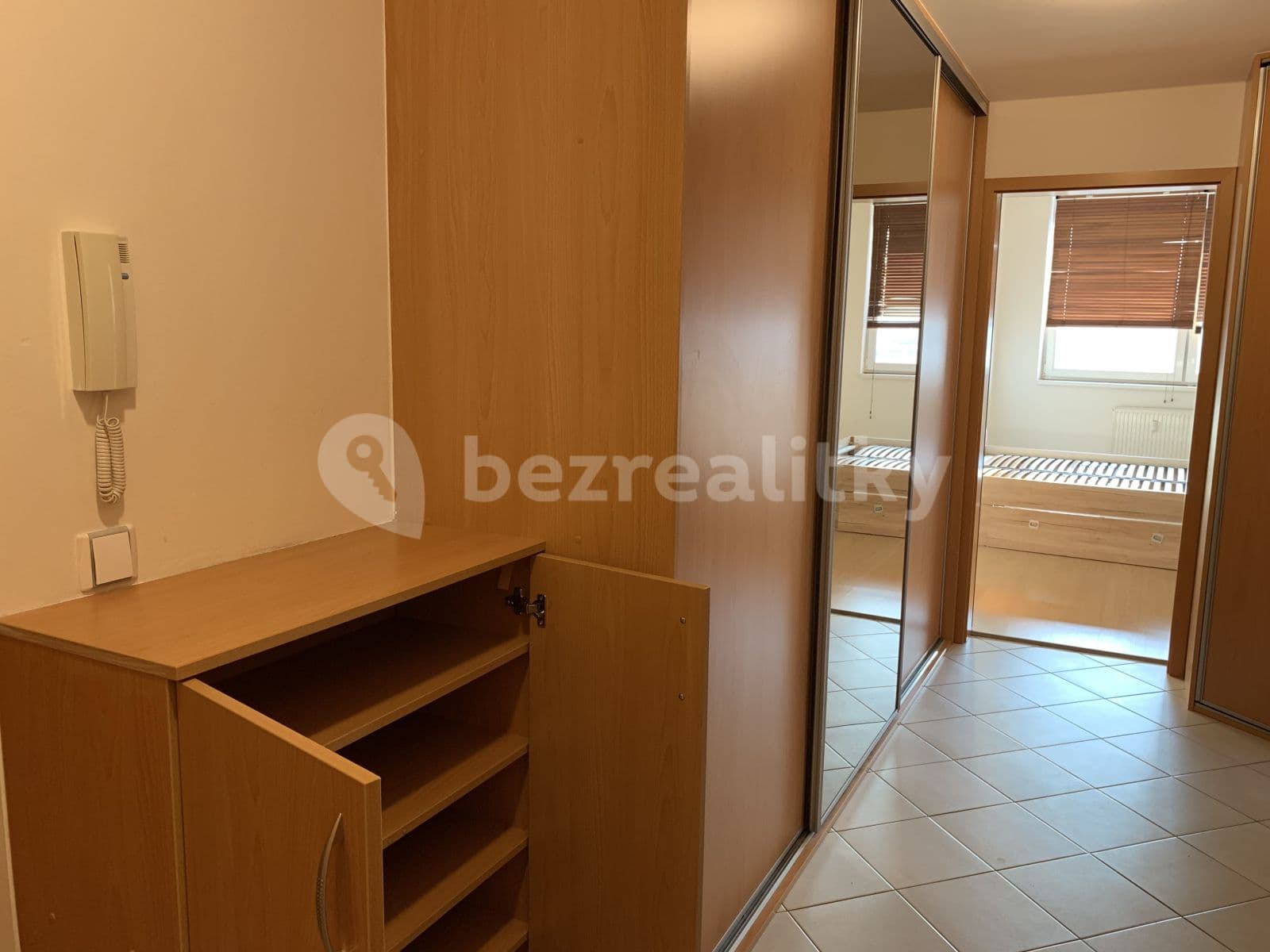 1 bedroom with open-plan kitchen flat to rent, 72 m², Petržílkova, Prague, Prague 1 bedroom with open-plan kitchen flat to rent, 72 m², Petržílkova, Prague, Prague
