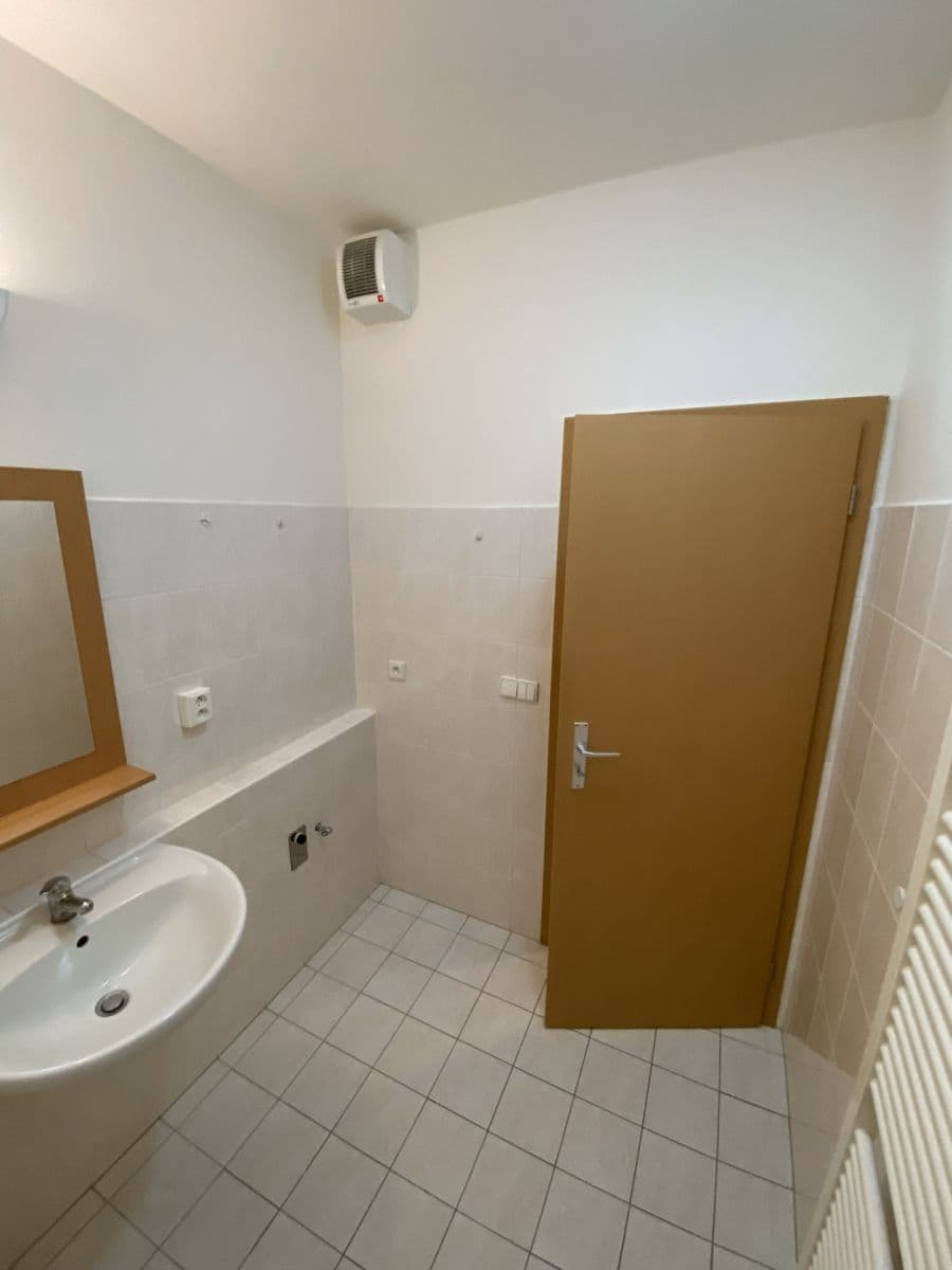 1 bedroom with open-plan kitchen flat to rent, 67 m², Na Tabulovém vrchu, Olomouc, Olomoucký Region 1 bedroom with open-plan kitchen flat to rent, 67 m², Na Tabulovém vrchu, Olomouc, Olomoucký Region