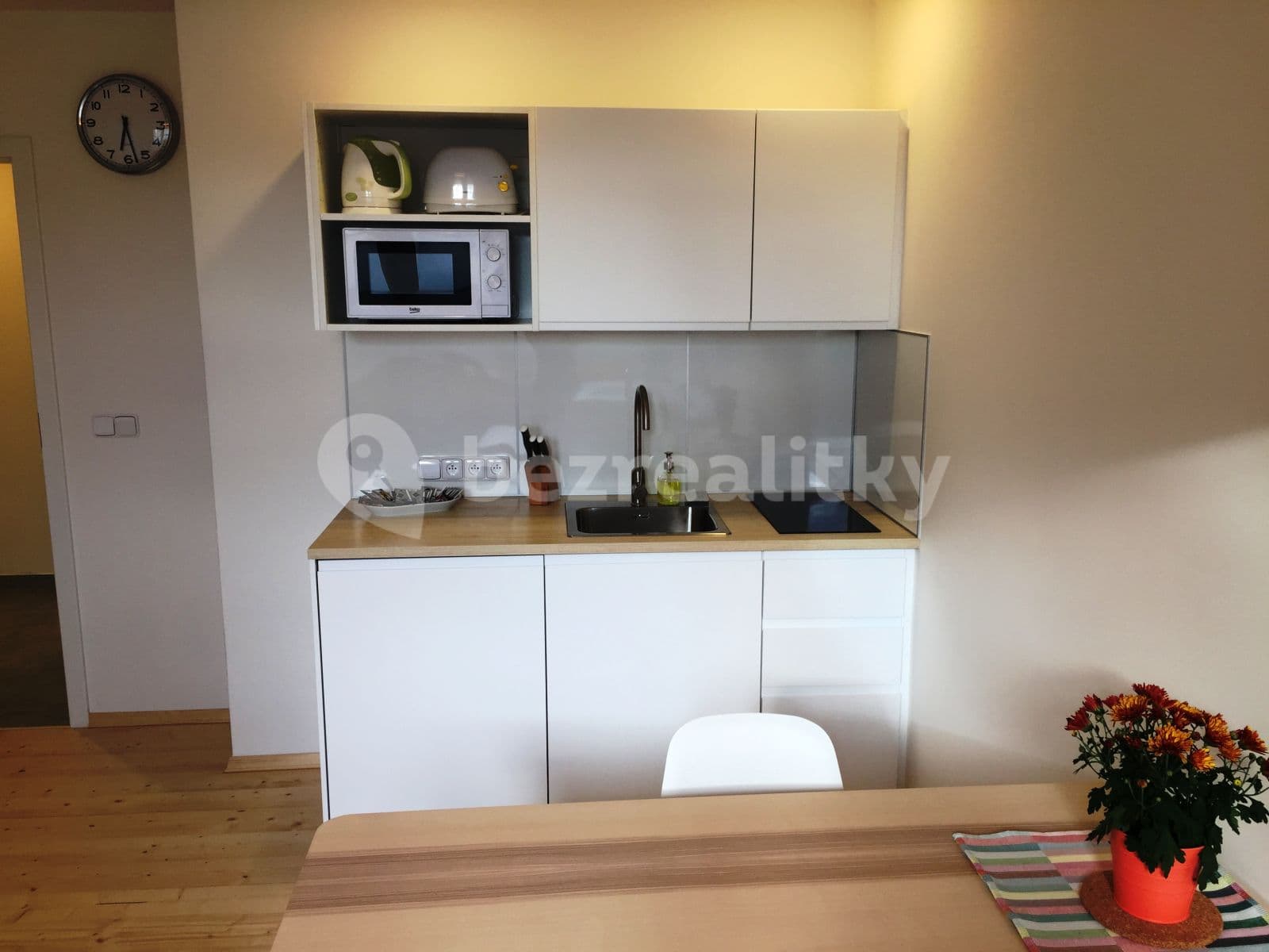 Studio flat to rent, 32 m², Dukelských hrdinů, Prague, Prague Studio flat to rent, 32 m², Dukelských hrdinů, Prague, Prague