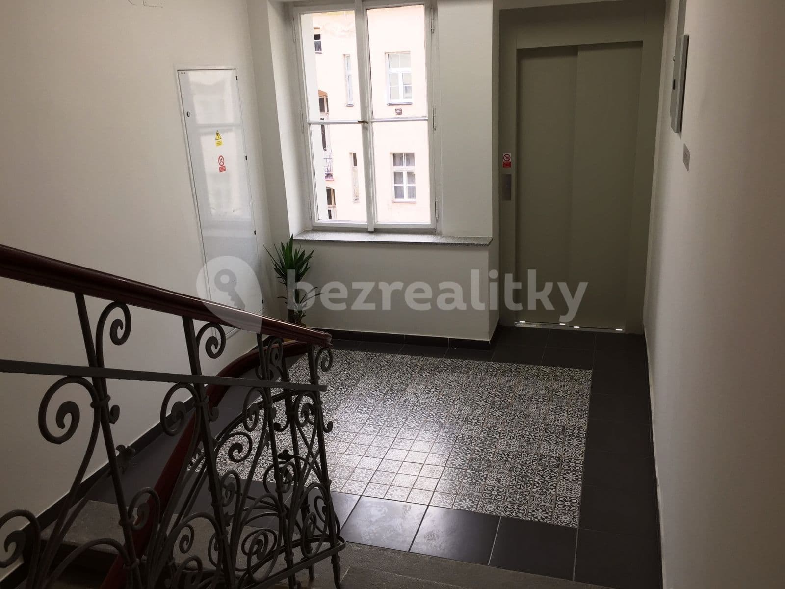 Studio flat to rent, 32 m², Dukelských hrdinů, Prague, Prague Studio flat to rent, 32 m², Dukelských hrdinů, Prague, Prague