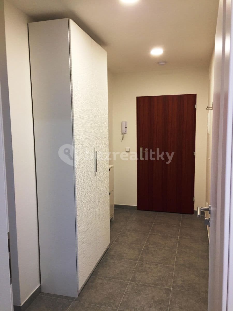 Studio flat to rent, 32 m², Dukelských hrdinů, Prague, Prague Studio flat to rent, 32 m², Dukelských hrdinů, Prague, Prague