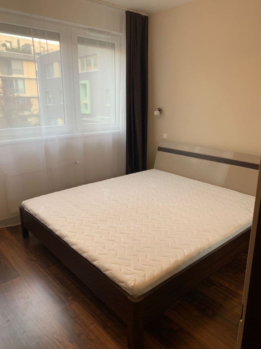 2 bedroom with open-plan kitchen flat to rent, 86 m², Olgy Havlové, Prague, Prague 2 bedroom with open-plan kitchen flat to rent, 86 m², Olgy Havlové, Prague, Prague