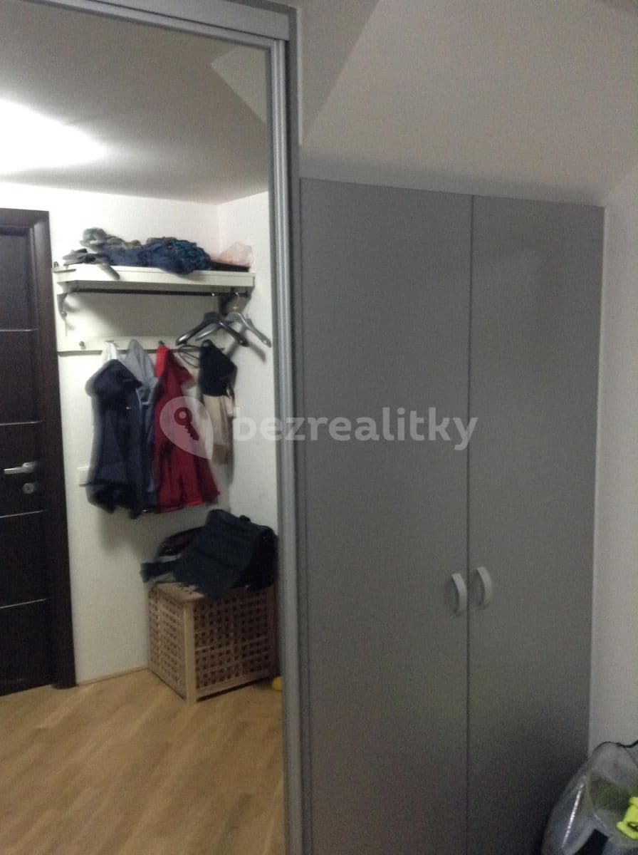 1 bedroom with open-plan kitchen flat to rent, 72 m², Jaromírova, Prague, Prague 1 bedroom with open-plan kitchen flat to rent, 72 m², Jaromírova, Prague, Prague