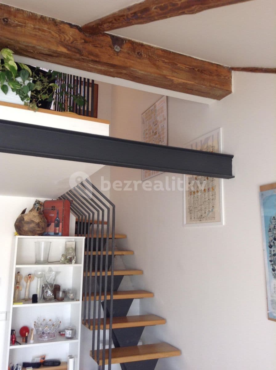 1 bedroom with open-plan kitchen flat to rent, 72 m², Jaromírova, Prague, Prague 1 bedroom with open-plan kitchen flat to rent, 72 m², Jaromírova, Prague, Prague