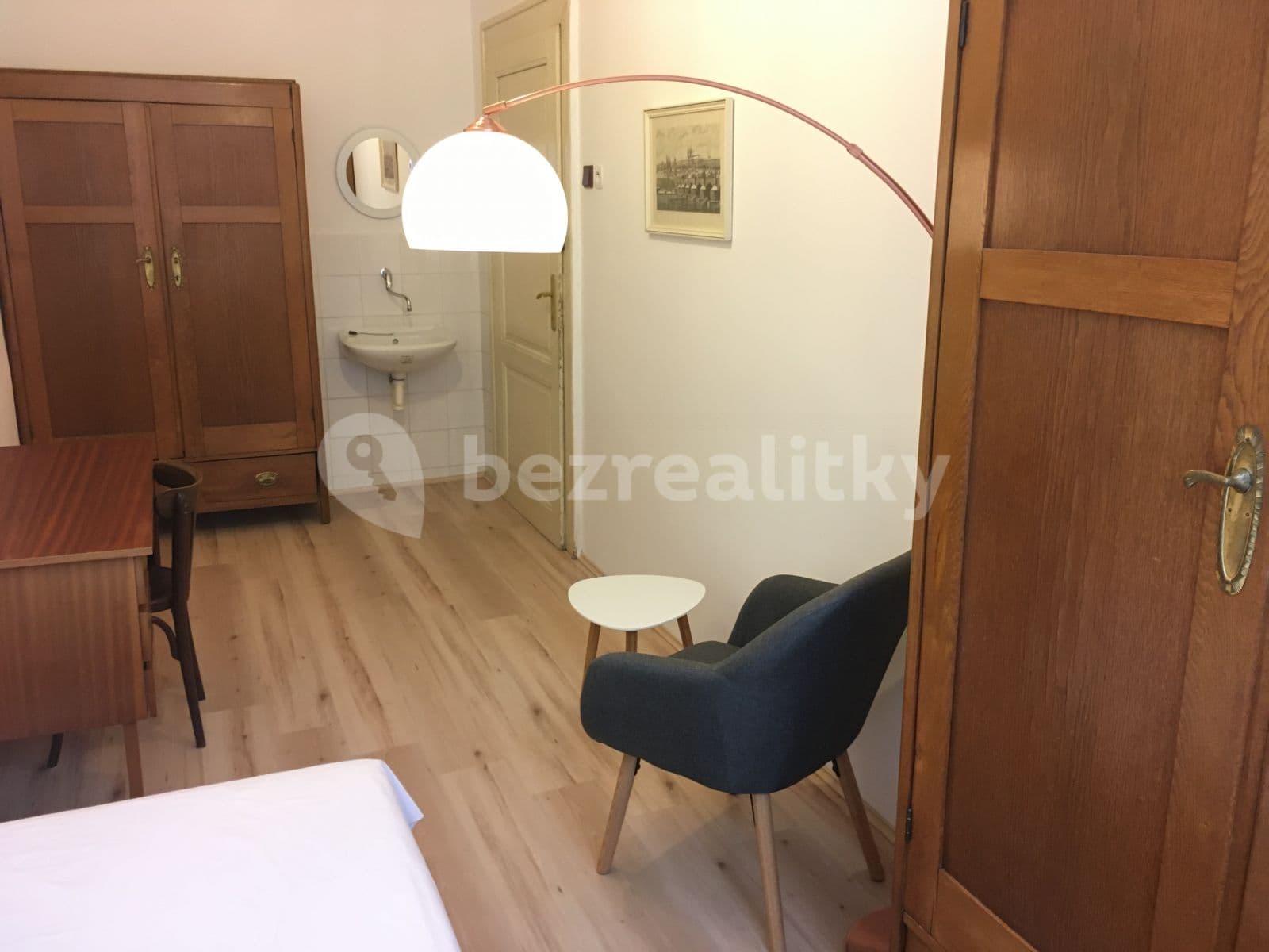 5 bedroom flat to rent, 12 m², Schnirchova, Prague, Prague 5 bedroom flat to rent, 12 m², Schnirchova, Prague, Prague