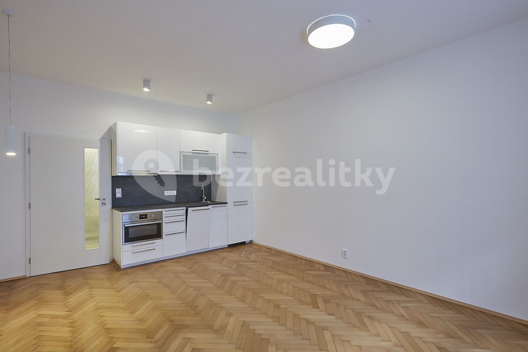 Studio flat to rent, 35 m², Schnirchova, Prague, Prague Studio flat to rent, 35 m², Schnirchova, Prague, Prague