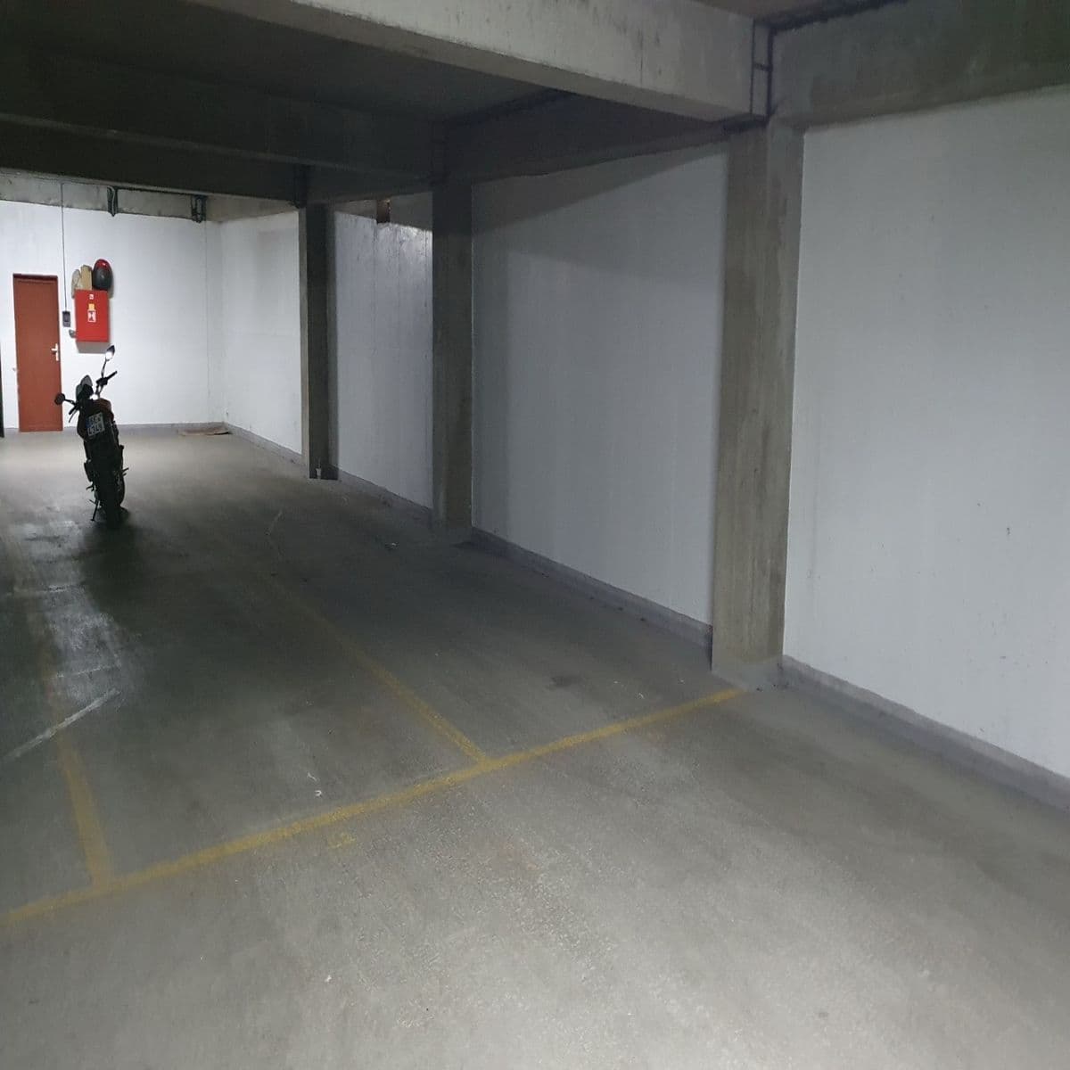 garage to rent, 20 m², K Horoměřicům, Prague, Prague garage to rent, 20 m², K Horoměřicům, Prague, Prague