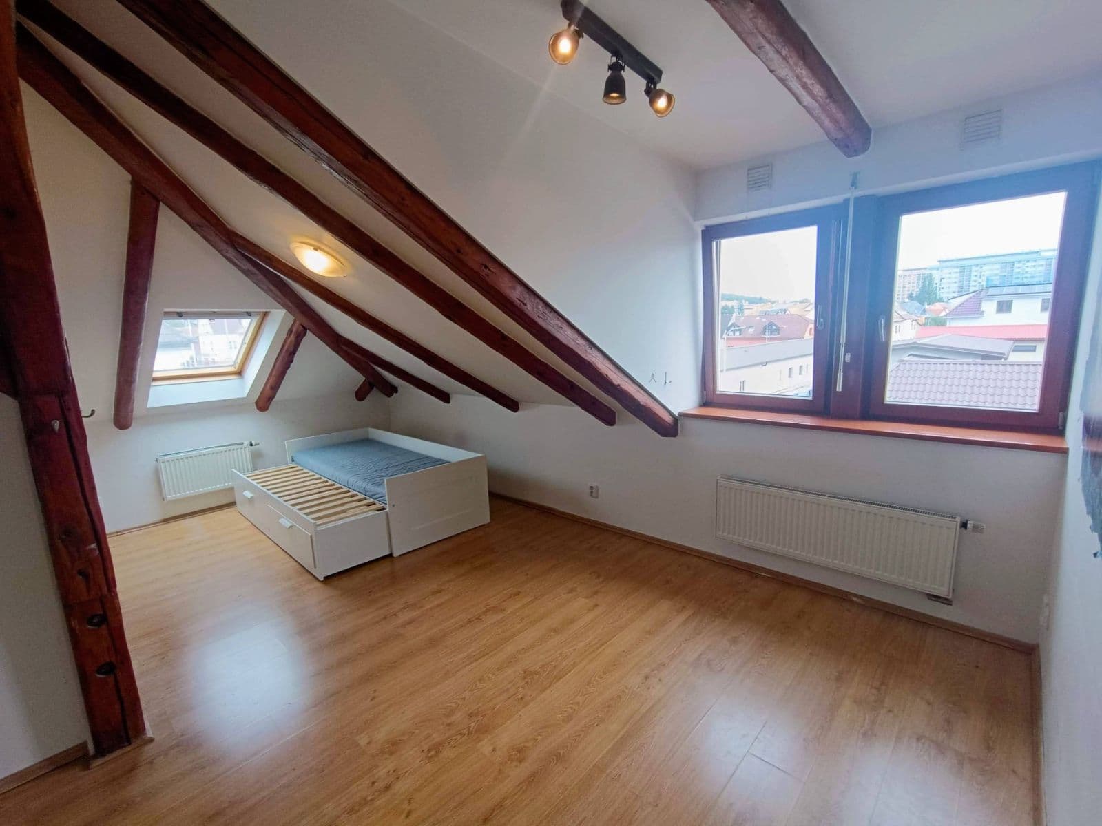 2 bedroom with open-plan kitchen flat to rent, 90 m², Klapkova, Prague, Prague 2 bedroom with open-plan kitchen flat to rent, 90 m², Klapkova, Prague, Prague