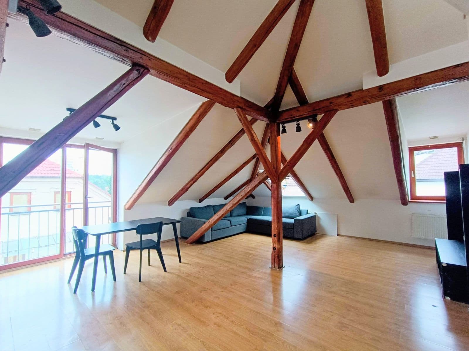 2 bedroom with open-plan kitchen flat to rent, 90 m², Klapkova, Prague, Prague 2 bedroom with open-plan kitchen flat to rent, 90 m², Klapkova, Prague, Prague