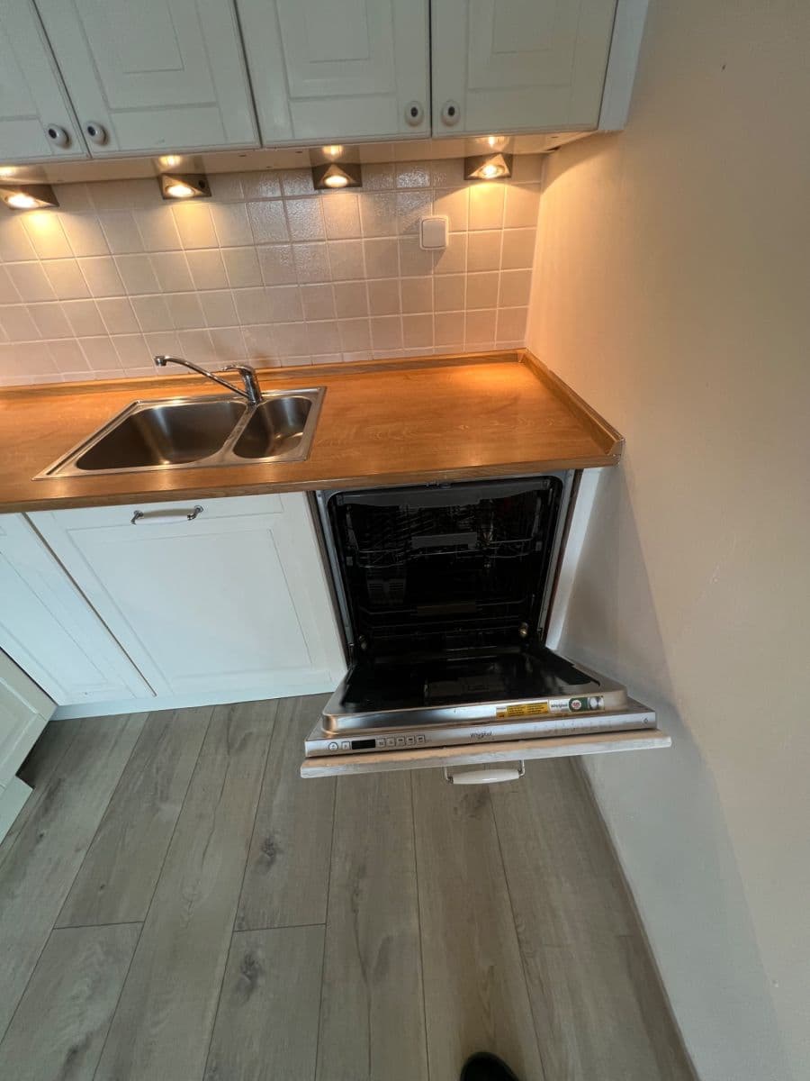 2 bedroom with open-plan kitchen flat to rent, 80 m², Píškova, Prague, Prague 2 bedroom with open-plan kitchen flat to rent, 80 m², Píškova, Prague, Prague