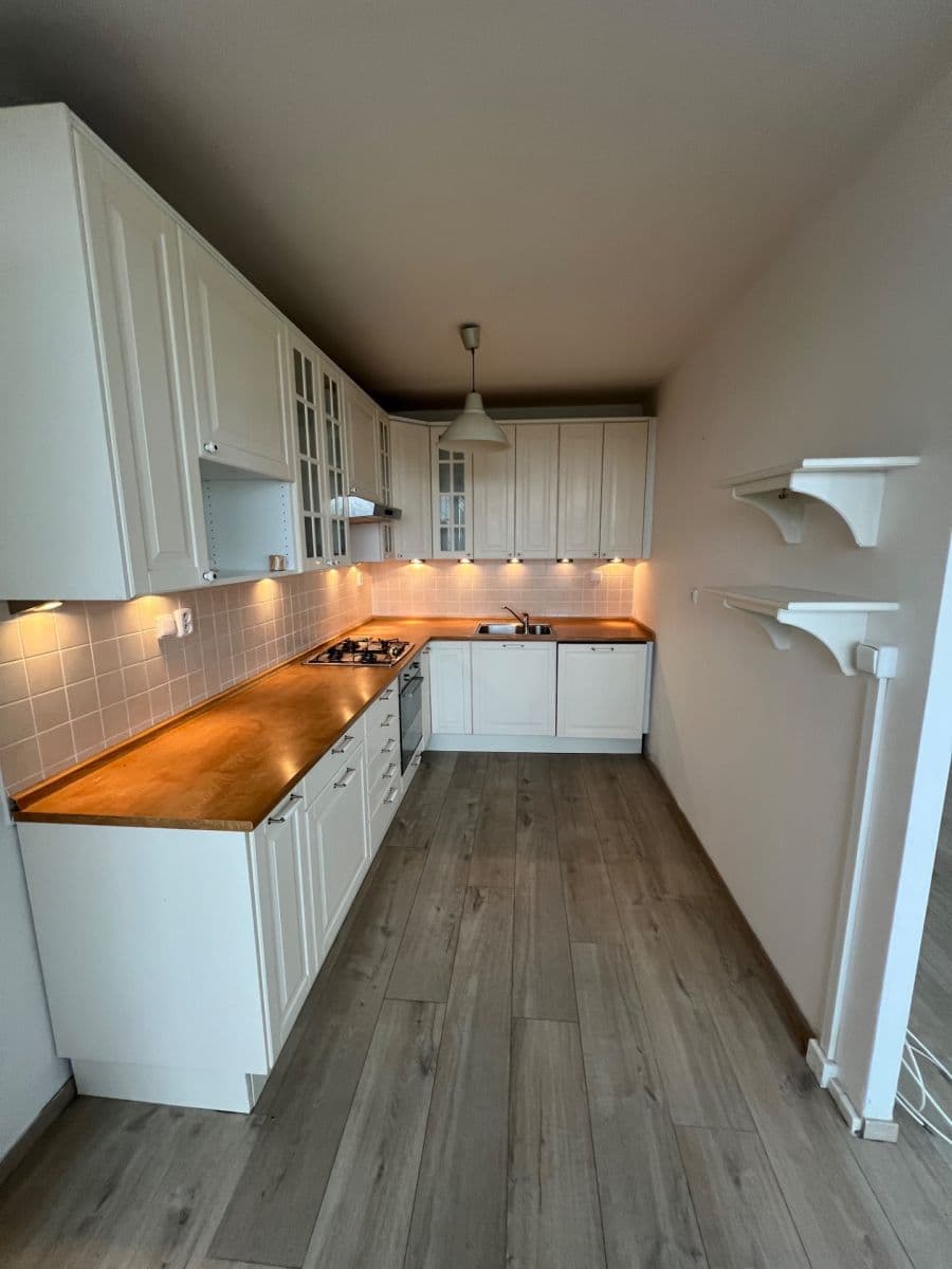 2 bedroom with open-plan kitchen flat to rent, 80 m², Píškova, Prague, Prague 2 bedroom with open-plan kitchen flat to rent, 80 m², Píškova, Prague, Prague